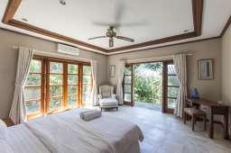 MasterBed Looking Out